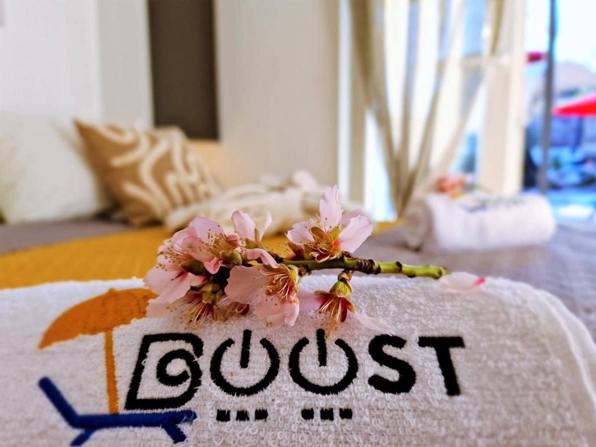 Holiday House Boost With Heated Pool Klis Bagian luar foto